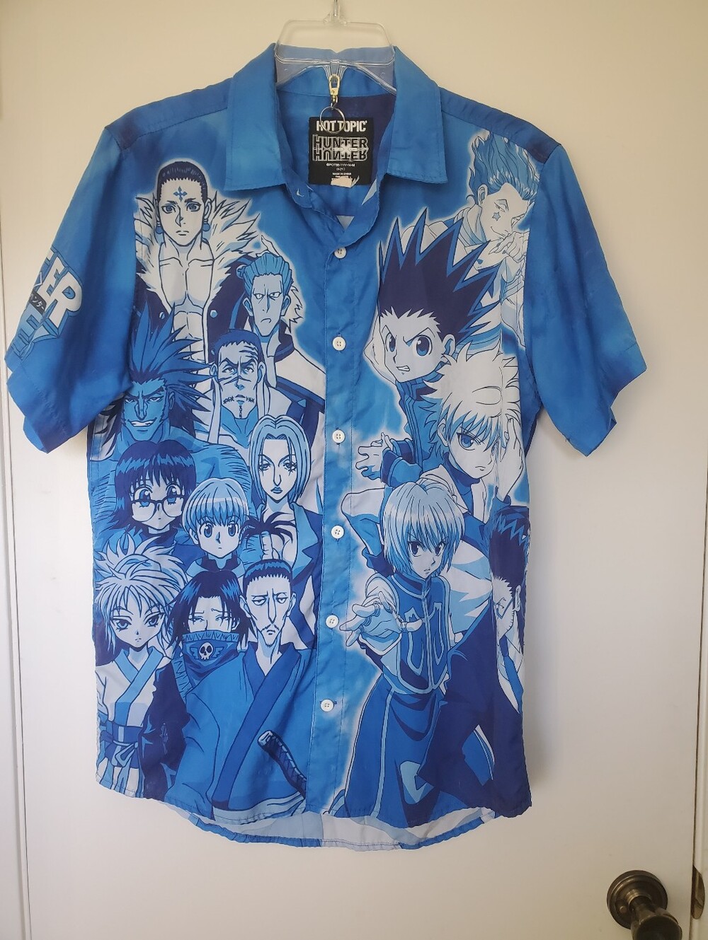 Hot Topic Men's Hunter X Hunter Group Blue Button-up Shirt Sz M Out-of-Print